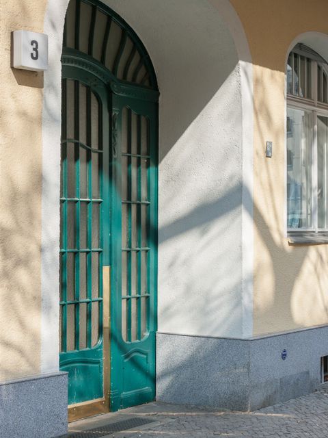 Hauseingang Niebuhrstr. 3, 06.04.2012