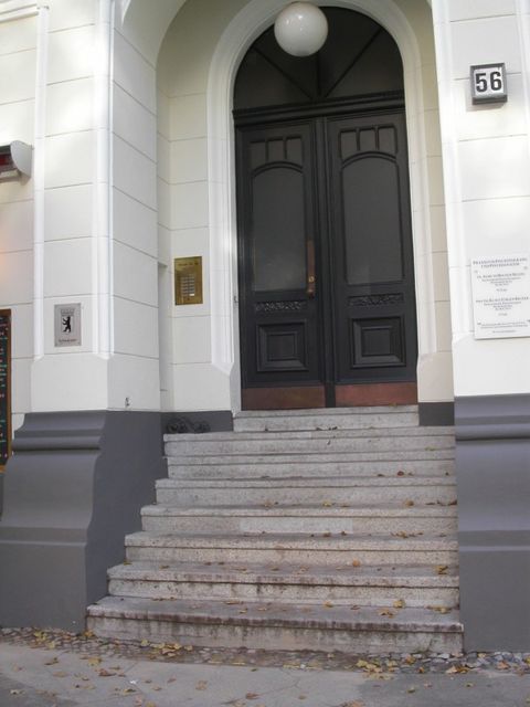 Hauseingang Pariser Str. 56