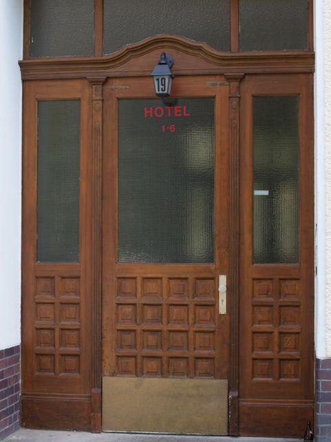 Hauseingang Trautenaustr. 19, 10.06.2012