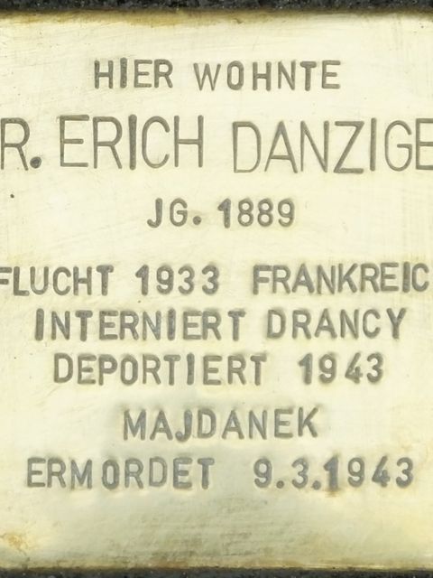 Stolperstein Dr. Erich Danziger, Foto:H.-J. Hupka