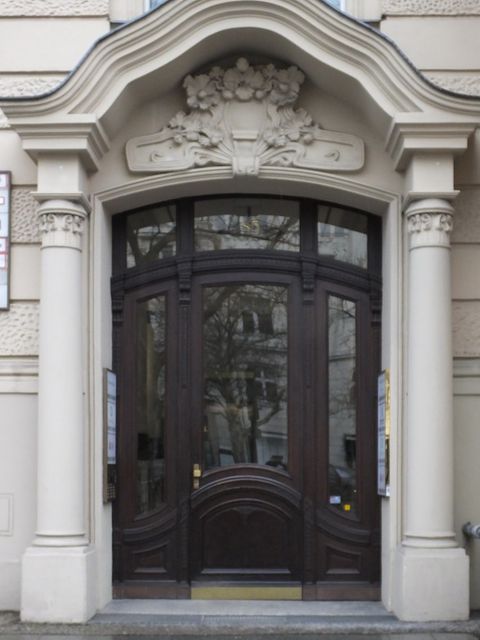 Hauseingang Kurfürstendamm 185 (Bild: H.-J. Hupka)