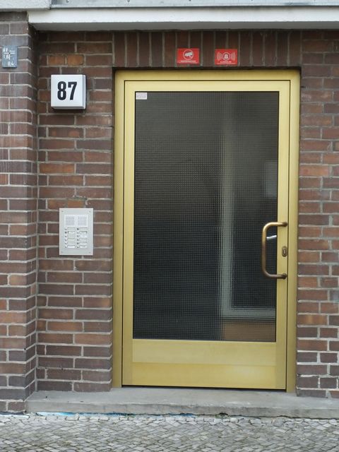 Hauseingang Motzstr. 87, Foto: H-J. Hupka, 2014