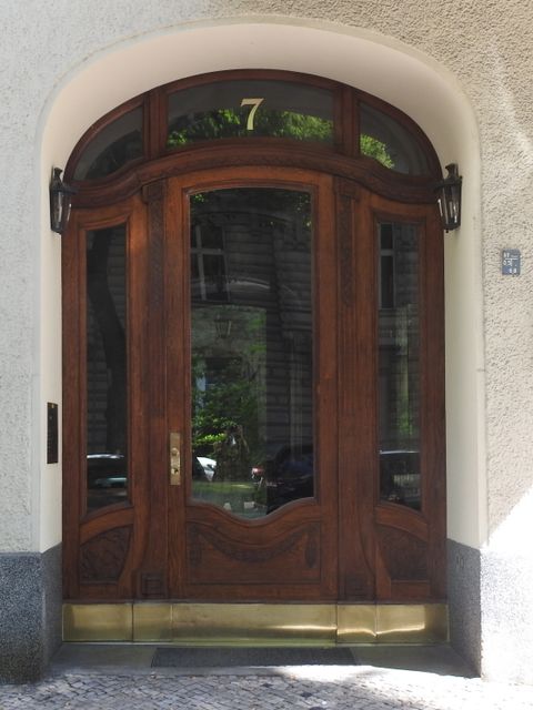 Hausansicht Mommsenstr 7