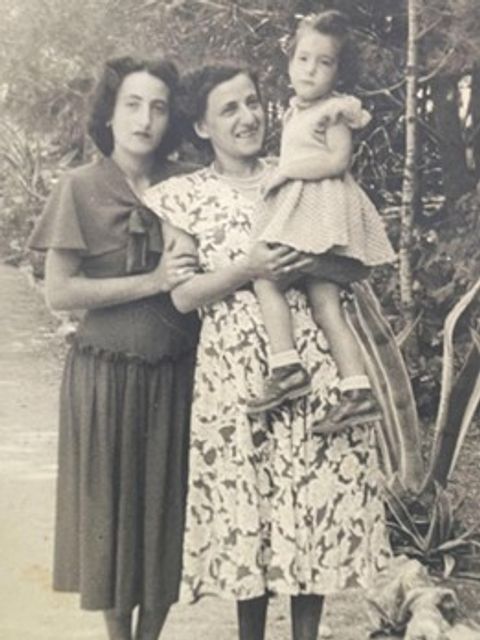 Abbildung 7: Edith, Hanna und Daphna fotografiert circa 1949.