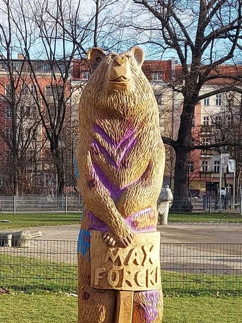 Bär auf dem Forckenbeckplatz erhält seinen Namen
