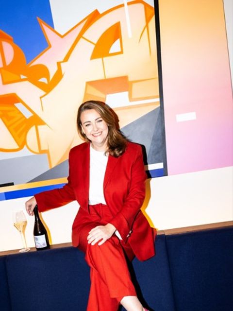 Für ihren Podcast ‚Auf ein Glas Champagner mit Marie-Anne‘ lädt die ausgezeichnete Gastronomin interessante Gäste nach Hause ein