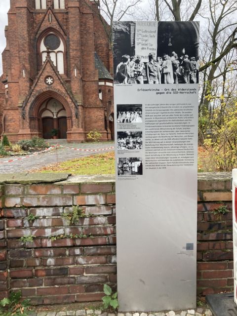 Gedenkstele Erlöserkirche DDR-Opposition und friedliche Revolution