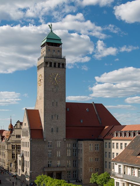 Karl-Marx-Str 83 Rathaus