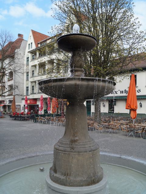 Der Schinkelbrunnen in Alt-Tegel. (Bild: BA Reinickendorf)