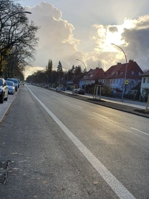 Oranienburger Straße mit Blick Tessenowstraße (Bild: Bezirksamt Reinickendorf)