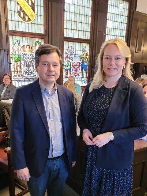 Bürgermeisterin Jutta Dettmann aus der Partnerstadt Melle mit ihrem Reinickendorfer Amtskollegen Uwe Brockhausen. (Bild: BA Reinickendorf)