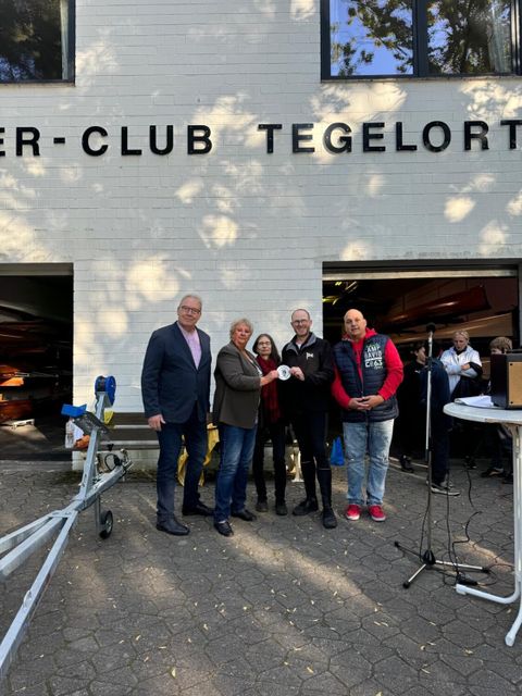 (v.l.n.r.): Harald Muschner (Bezirksstadtrat), Kerstin Köppen (BVV-Vorsteherin), Andrea Behnke (B‘90/Grüne), Stefan Klein (Ruder-Club Tegelort e.V., Vorsitzender), Stefan Valentin (SPD) (Bild: BVV Reinickendorf)