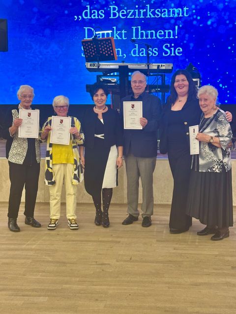 v.l.: Helga Zelle, Monika Sixt, Bürgermeisterin Emine Demirbüken-Wegner, Reiner Ruths, Sanja Cica (Fachbereich Senioren) sowie Gisela Peil. (Bild: BA Rdf)