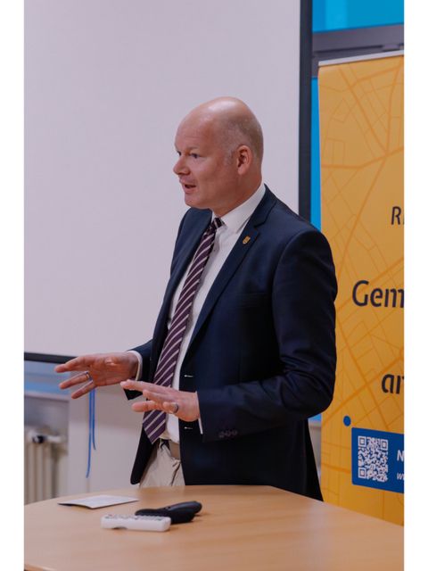 Tim Richter (Stellvertretender Bezirksbürgermeister und Bezirksstadtrat für Bürgerdienste, Soziales, Bildung und Kultur Bezirk Steglitz-Zehlendorf) (Bild: © Pia Henkel / Regionalinkubator Berlin Südwest)