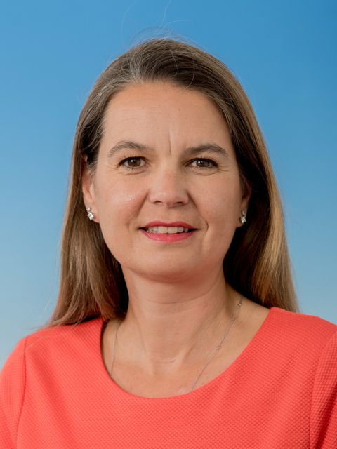 Dr. Marela Bone-Winkel