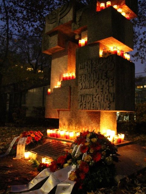 Mahnmal der ehemaligen jüdischen Synagoge in der Münchener Straße