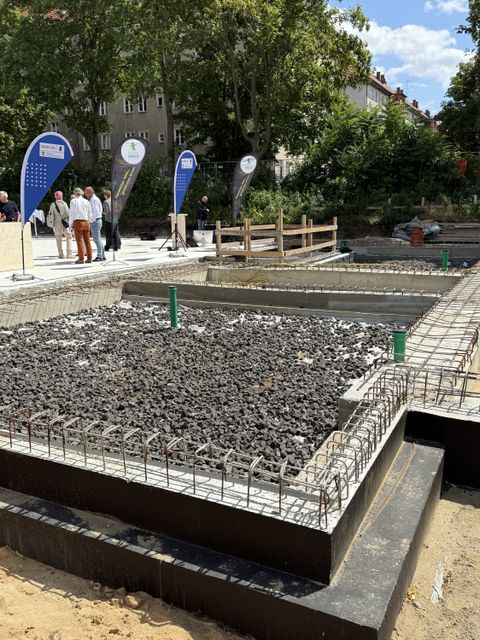 Pilotprojekt für nachhaltigen Schulbau in Berlin-Schöneberg Grundstenlegung