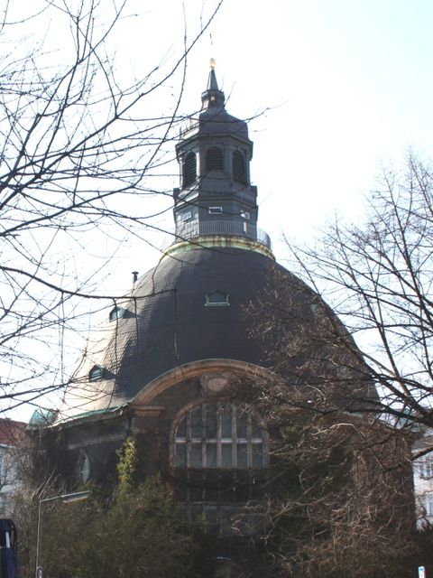 Die Königin-Luise-Gedächtnis-Kirche auf der „Roten Insel“. (Bild: Pressestelle Tempelhof-Schöneberg)