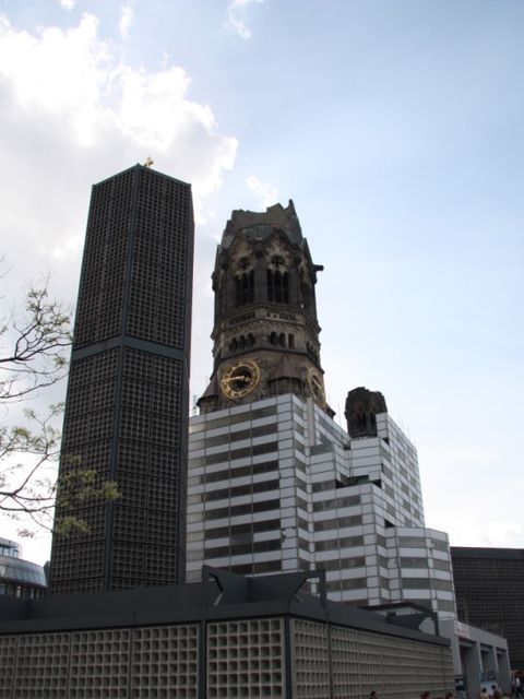 Die Kaiser-Wilhelm-Gedächtnis-Kirche wird bald wieder enthüllt werden.