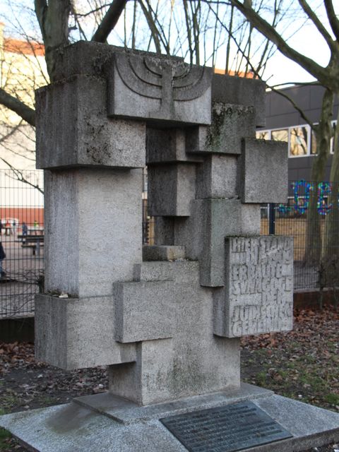 Gedenkstein für die ehemalige Synagoge