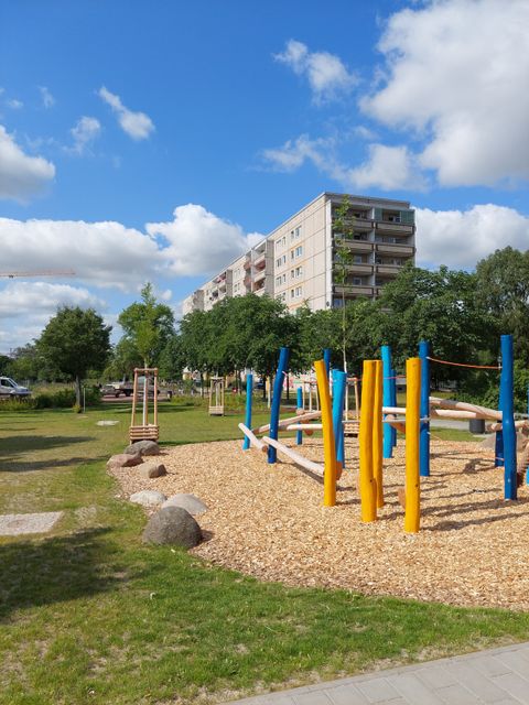 Wiesenspielplatz im Kosmosviertel