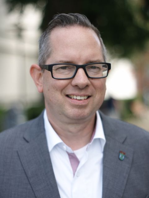 Bezirksbürgermeister Oliver Igel