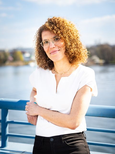 Portrait der Bezirksstadträtin Dr. Claudia Leister