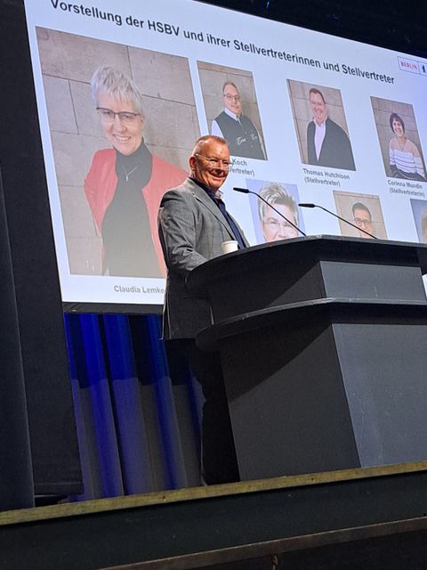 Thomas Hutchison bei der Personalversammlung der Kindergärten City im Eigenbetrieb von Berlin