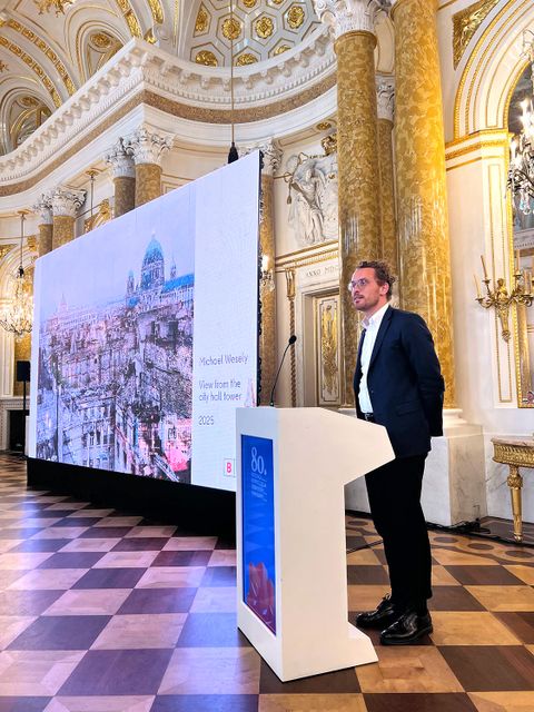 Vortrag von Herrn Dr. Rauhut zu Architektur und Stadtplanung im Nachkriegs-Berlin auf der Konferenz „80th Anniversary of the Reconstruction of Warsaw” in Warschau am 20. Mai 2025 (Bild: Landesdenkmalamt Berlin)
