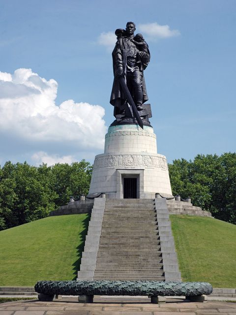 Sowjetisches Ehrenmal im Treptower Park (Bild: Landesdenkmalamt Berlin, Wolfgang Bittner)