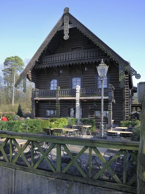 Blockhaus Nikolskoe, 1819 errichtet, dient heute als Gaststätte (Bild: Landesdenkmalamt Berlin, Wolfgang Bittner)