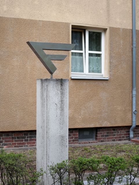 Sandsteinstele Fichte-Sportplatz (Bild: Patrick Huth)