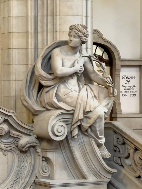 Moabit_Statue