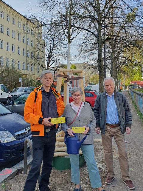 Tom Albrecht, Petra Falkenberg und Ralph Rönsch vom Bürgerverein Luisenstadt (Bild: SenMVKU)