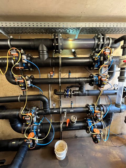 Anlagenteile der Grundwasserreinigungsanlage (Bild: SenMVKU)