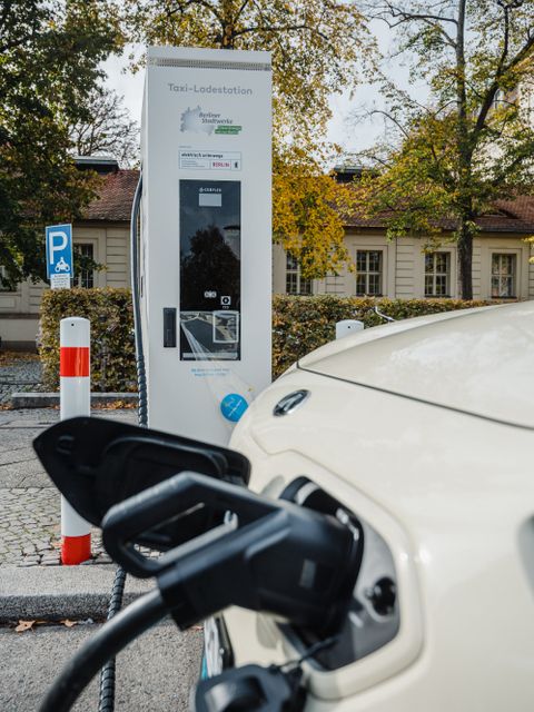 Taxiladestation