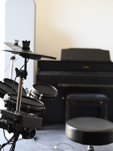 E-Drums und E-Piano im MusikRaum