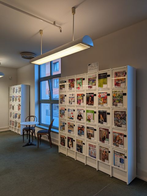 neue Zeitschriftenregale (Hochformat)