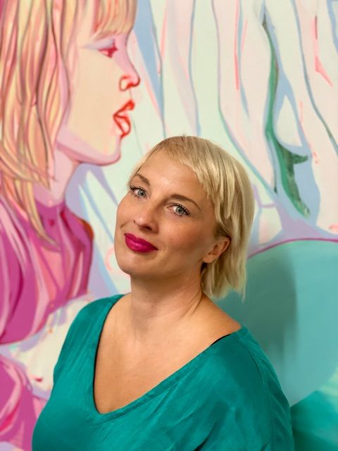 Kunstvolles Porträtfoto von Kursleiterin Nora Lindstein-Below