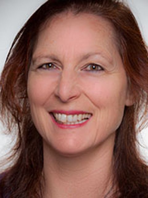 Porträtfoto von der Kursleitenden Elisabeth Landolt-Tiedje