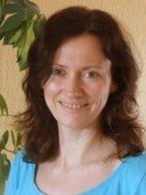 Porträtfoto von der Kursleitenden Angela Treder