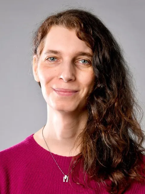 Porträtfoto von Hannah Fabienne Deleau