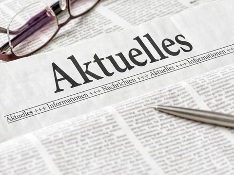 Zeitung mit der Überschrift Aktuelles