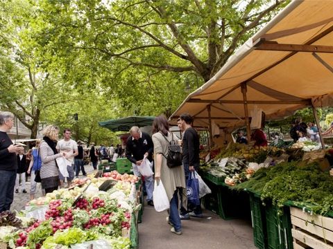 Auf den Wochenmärkten der Stadt darf berlinert werden