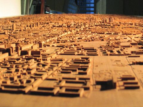 Eine andere Perspektive: im „Tiefflug“ über das Stadtmodell