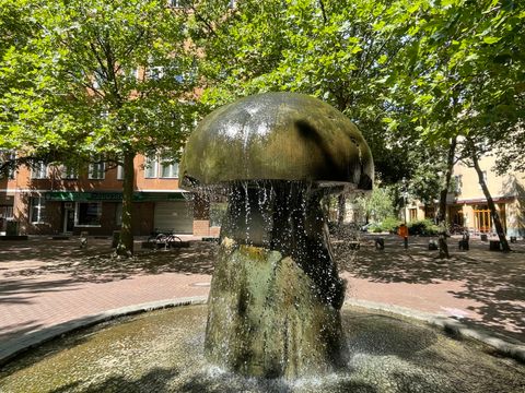 „Wasserpilz“ am Leon-Jessel-Platz