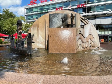 „Wasserklops“ am Breitscheidplatz