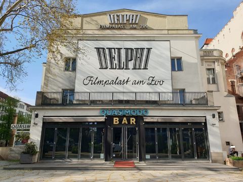 Seitenansicht des Defphi Filmpalast