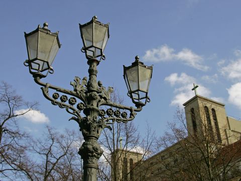 Die Schinkelleuchten werden vorerst nicht umgerüstet, Foto: Raimund Müller