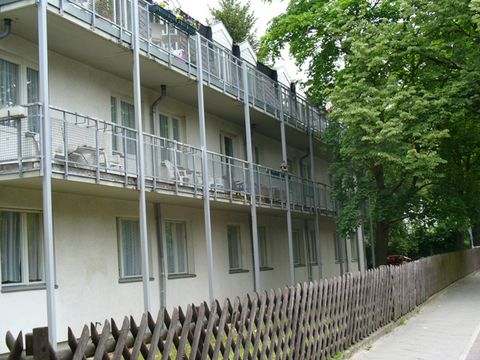 Das Seniorenheim Koenigsallee 15 ist eines von drei Seniorenheimen der Wilmersdorfer Seniorenstiftung, in der die ehemals städtischen Seniorenheime des Bezirks Wilmersdorf aufgegangen sind. Foto: Bianca Zudnick